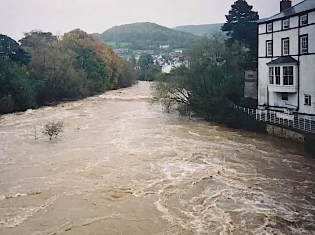 River Dee in flood - grayling fishing report